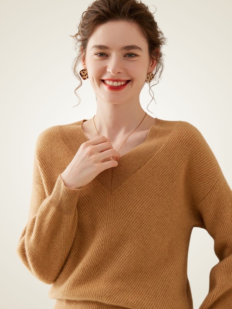 LanlyCashmere Raglan Sleeve V-Neck Cashmere Sweater – Relaxed Soft Knit