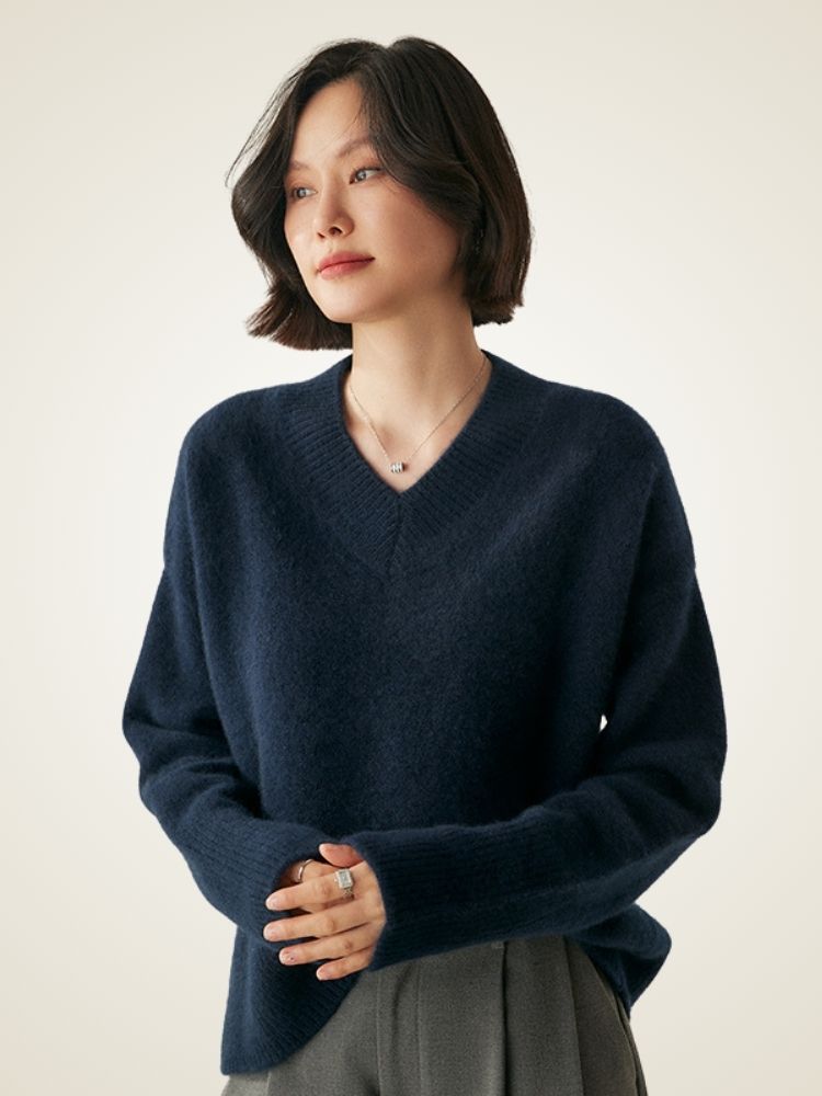 LanlyCashmere Relaxed V-Neck Cashmere Sweater – Oversized Soft Knit