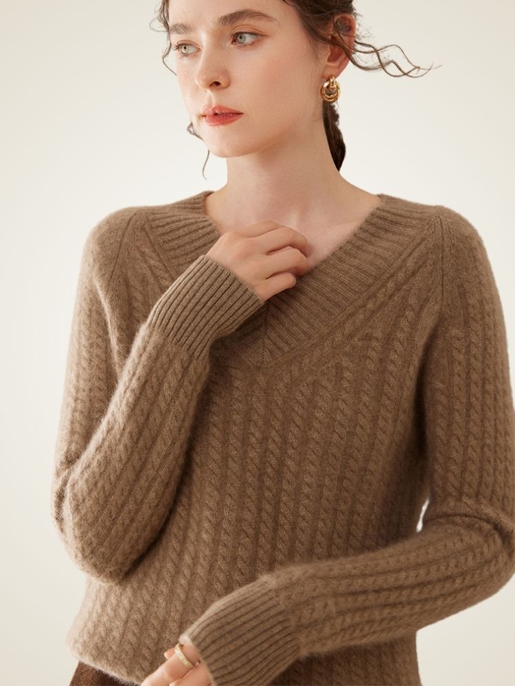 Iliviana - Pull en tricot torsadé à col en V